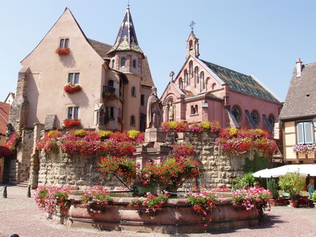 Eguisheim, un village circulaire autour de sa place centrale